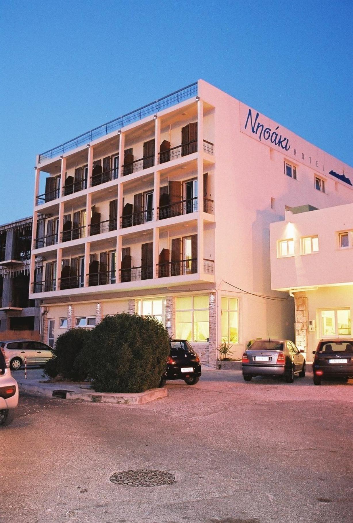 Nisaki Hotel & Elite Suites Ermoupoli Exterior photo